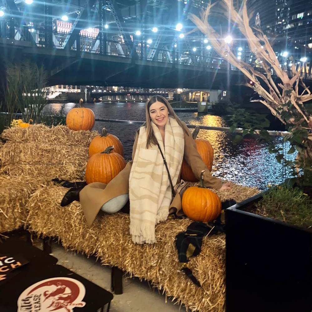 Meet your Posher, Alondra